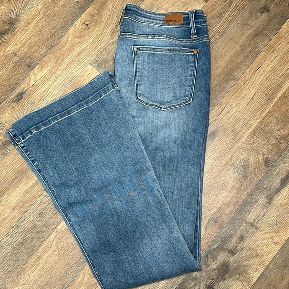 Like New Judy Blue Jean Flairs - Picture 2 of 13